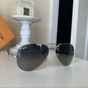 Gold green Ray-Ban aviators